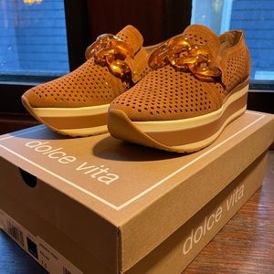 Dolce Vita Jhenee Perforated Sneakers 7.5 Brand New!!! Color Pecan Suede